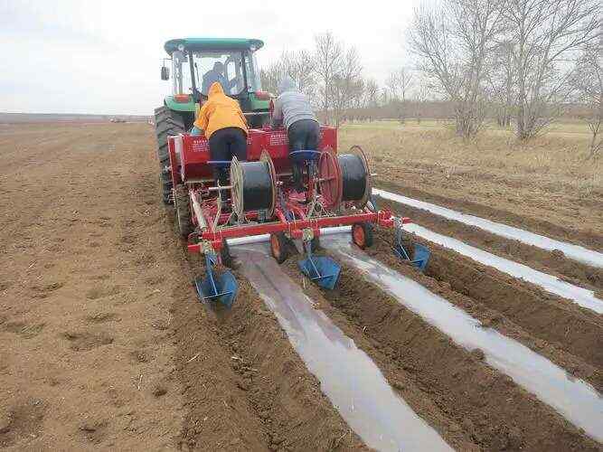 New One Row Potato Planting Machine Tractor Mounted with Durable Bearing Components